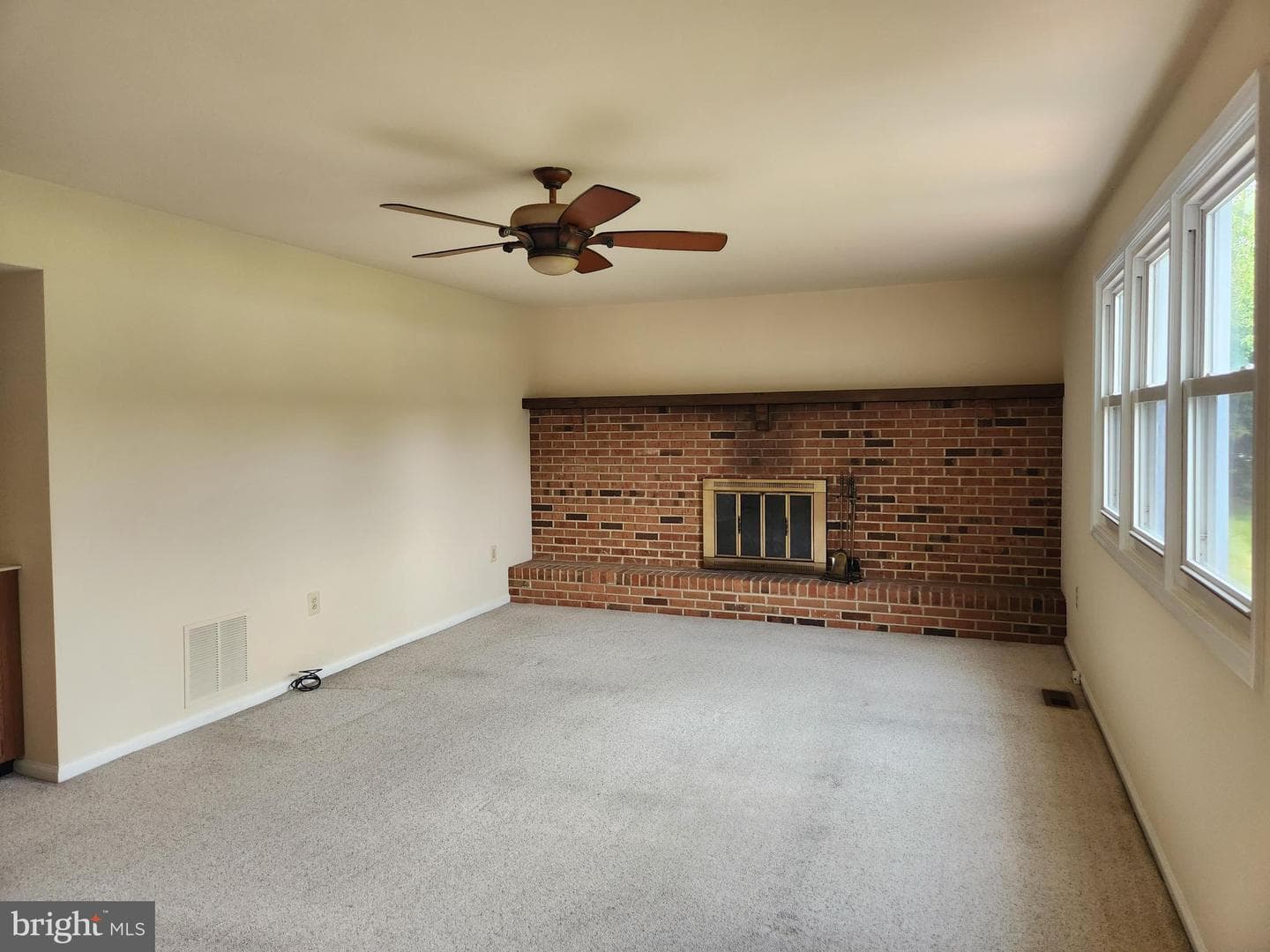 1907 Armstrong Drive photo 13