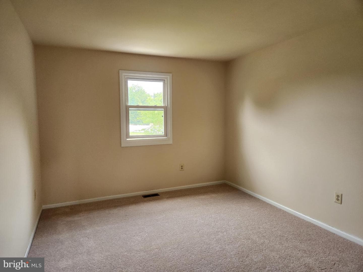 1907 Armstrong Drive photo 30