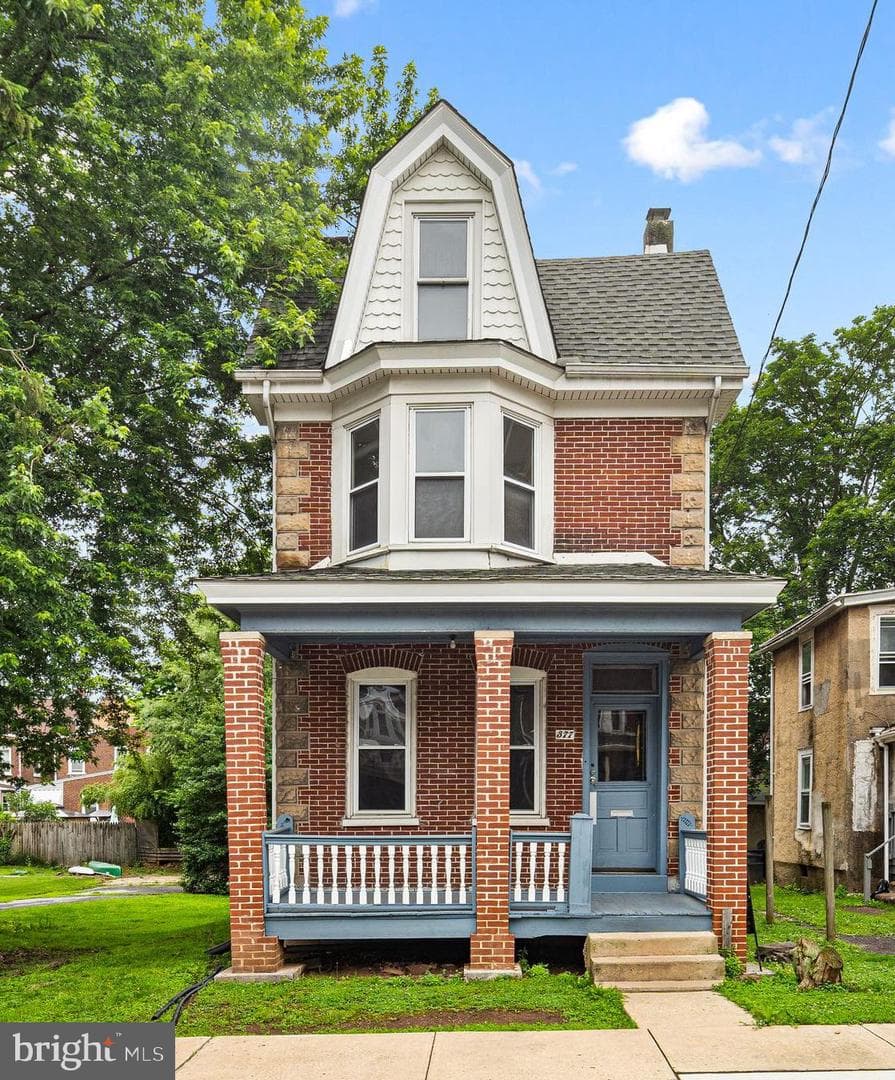 377 N Evans Street photo 1