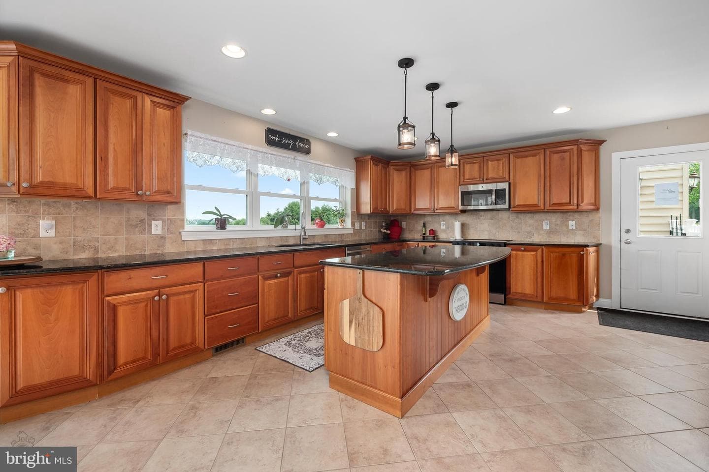694 Ridge Road photo 18