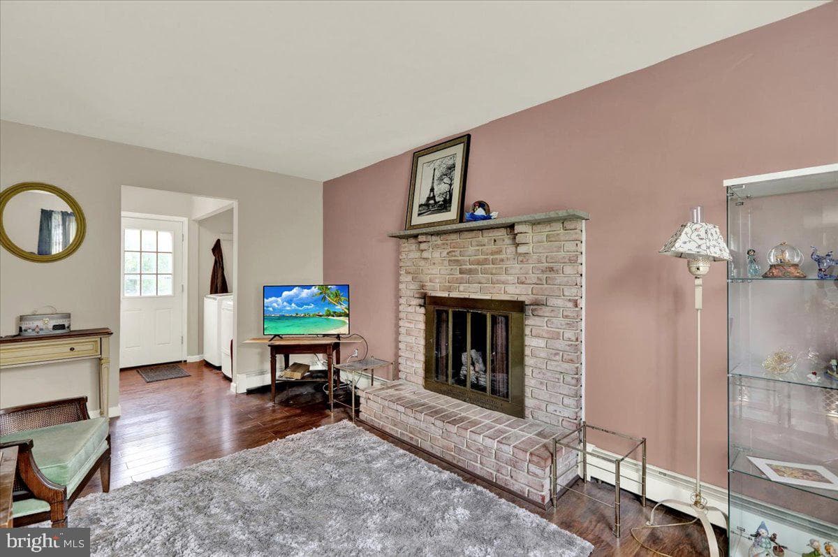 1048 Acorn Way photo 13
