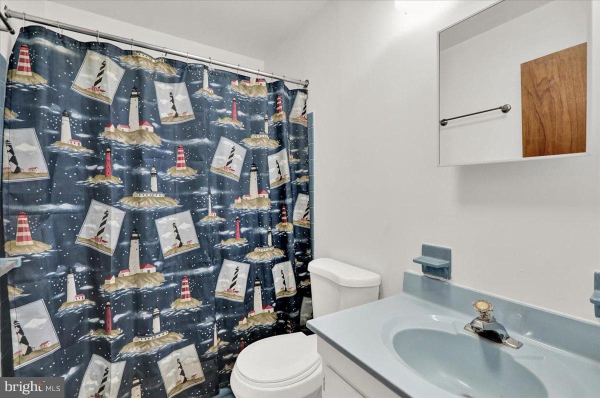 1048 Acorn Way photo 19
