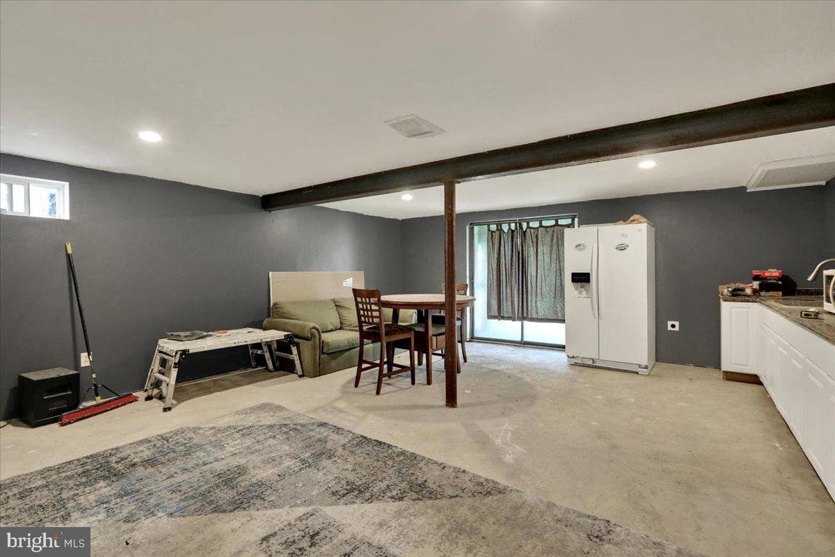 1048 Acorn Way photo 22