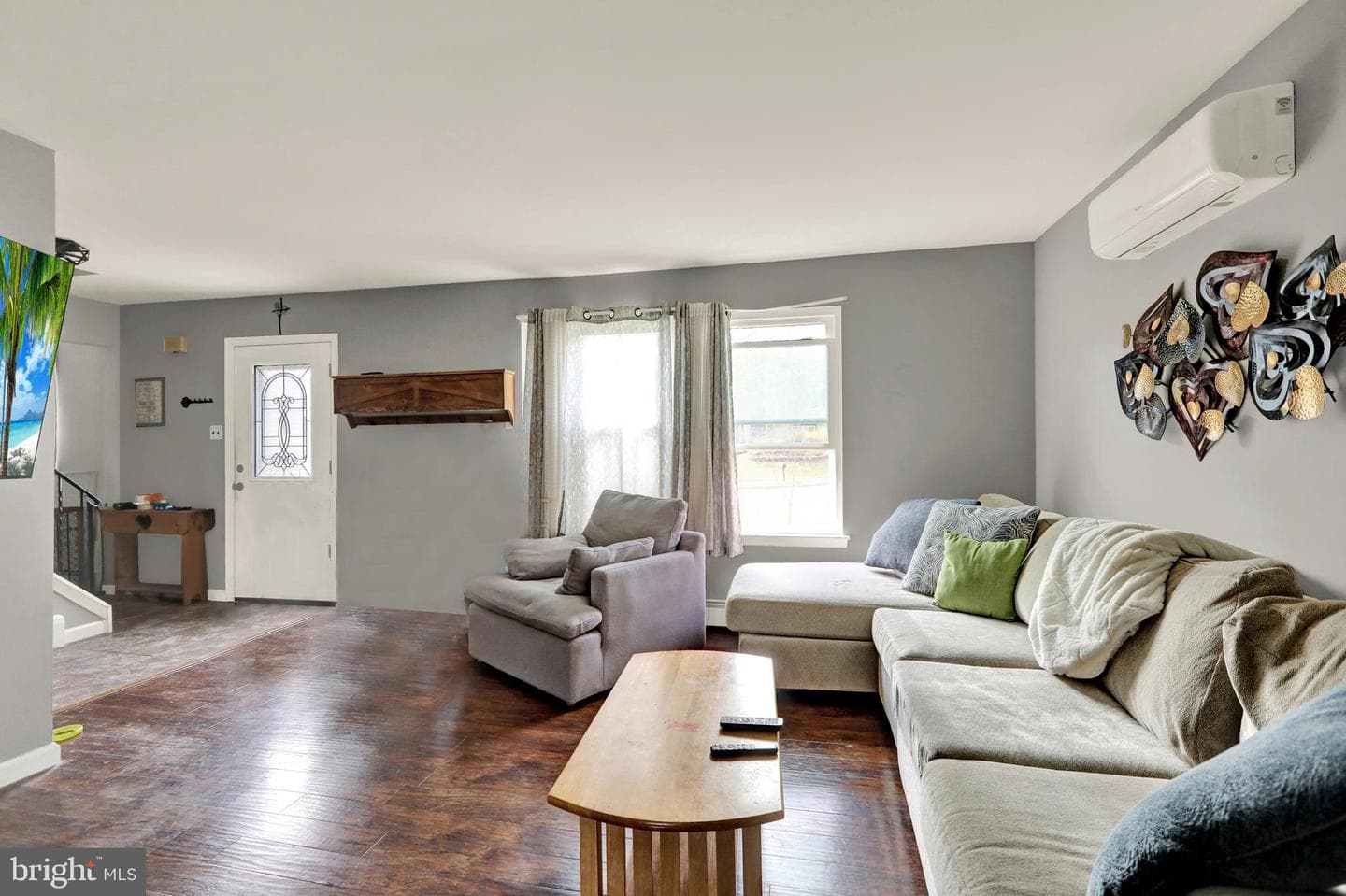 1048 Acorn Way photo 6