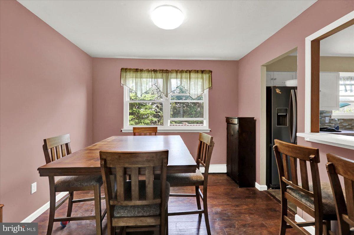 1048 Acorn Way photo 7
