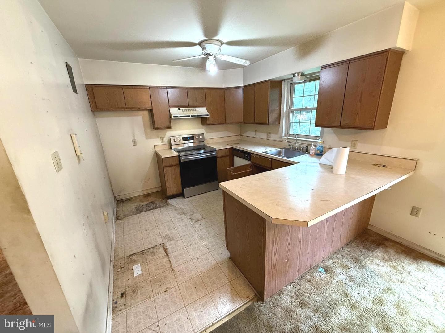 633 Maple Glen Circle photo 4