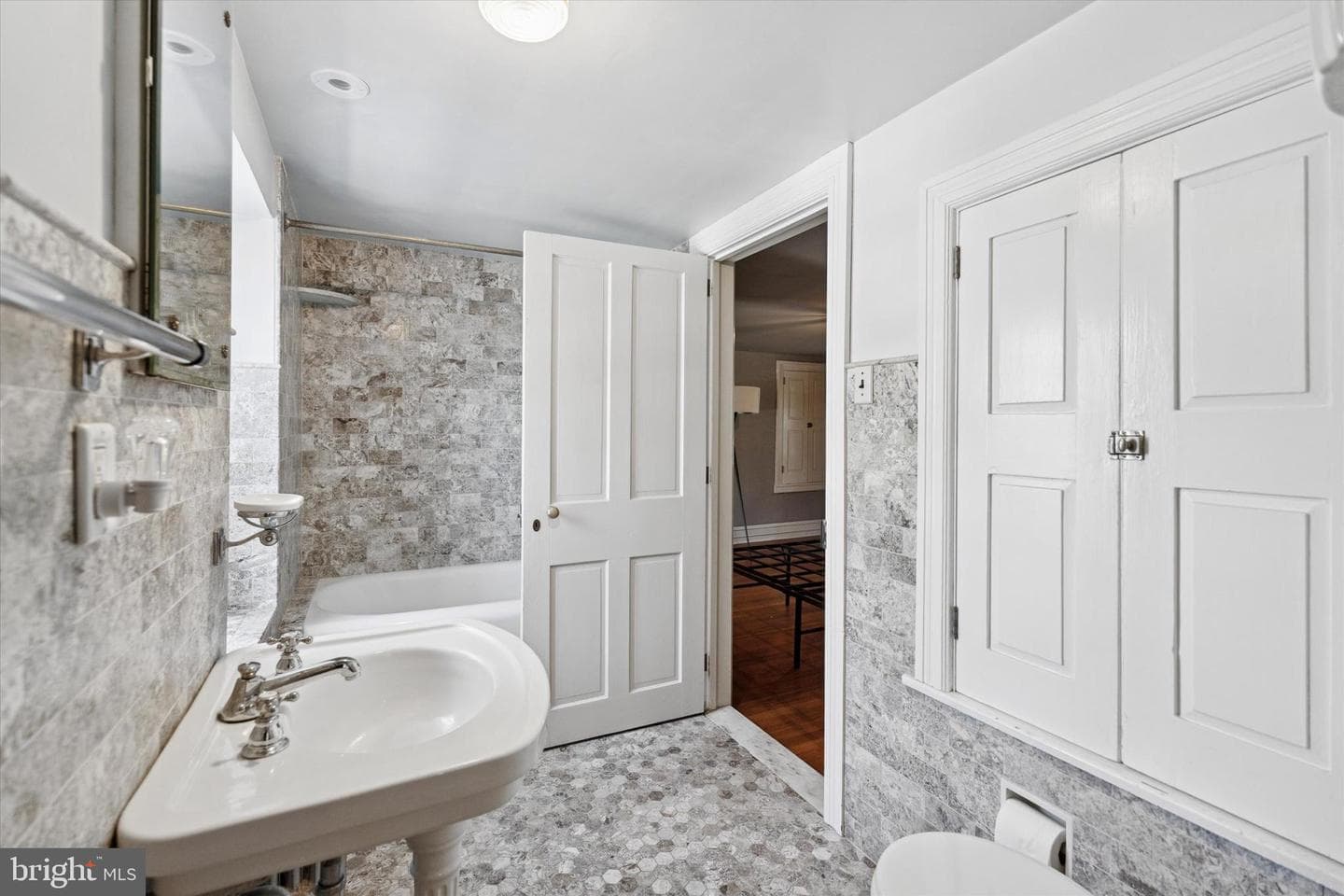 301 E Moreland Road photo 13