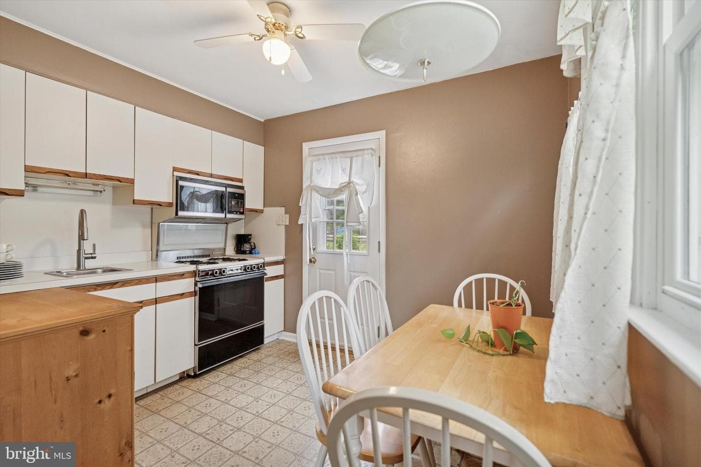 905 Pershing Road photo 6
