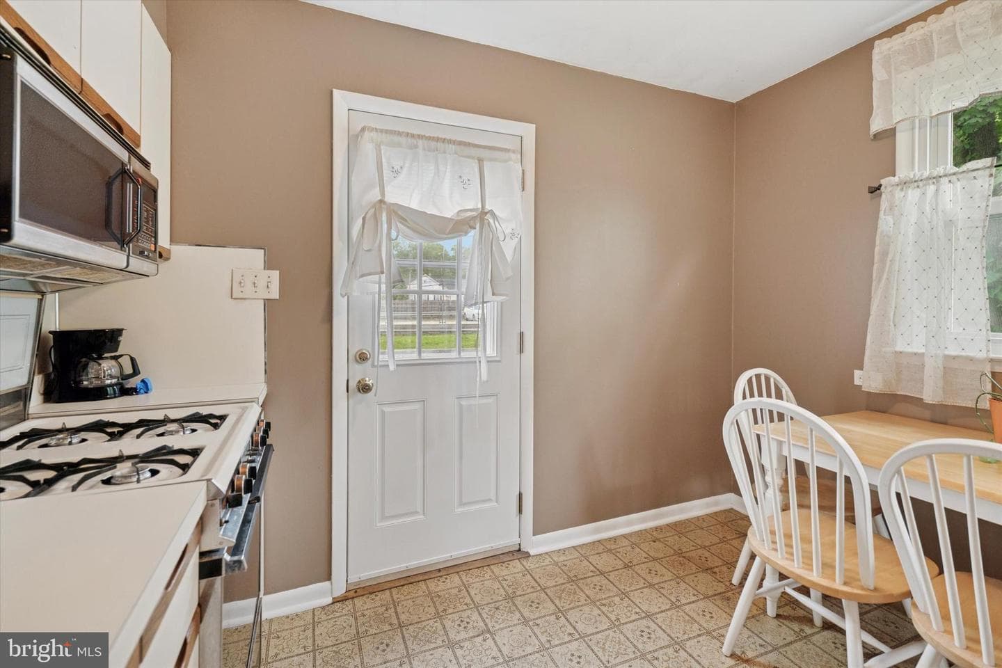 905 Pershing Road photo 8