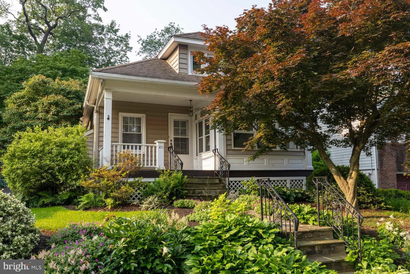 671 Edge Hill Road photo 3