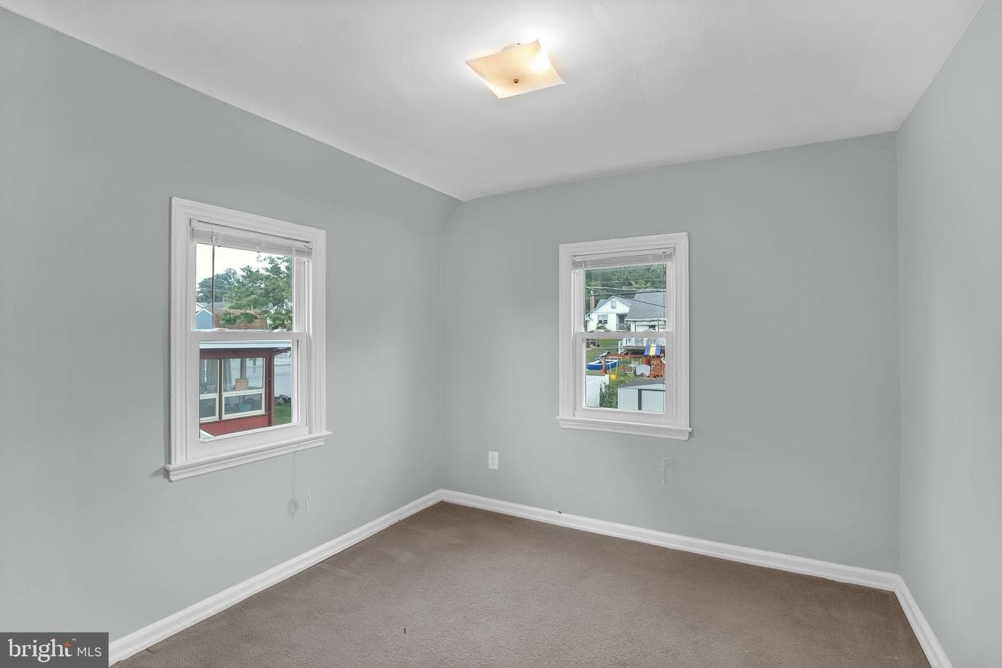 1233 East Avenue photo 20