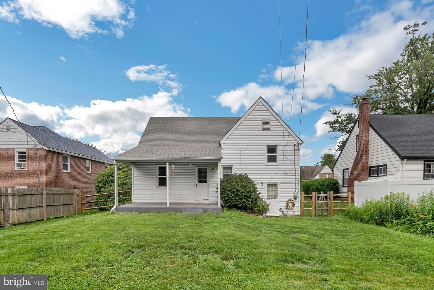 1233 East Avenue photo 25