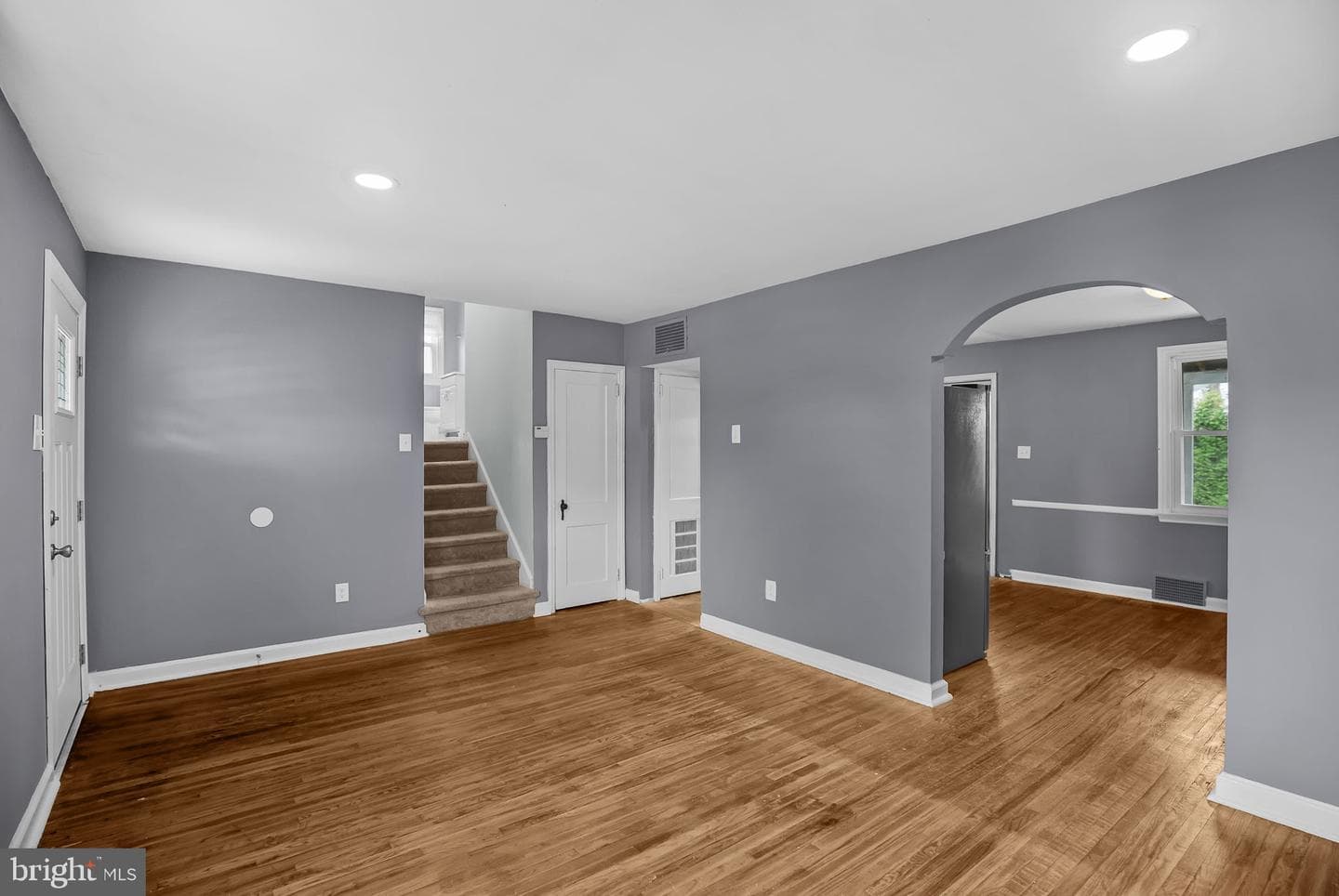 1233 East Avenue photo 4