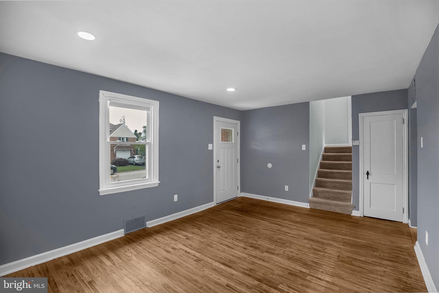1233 East Avenue photo 5
