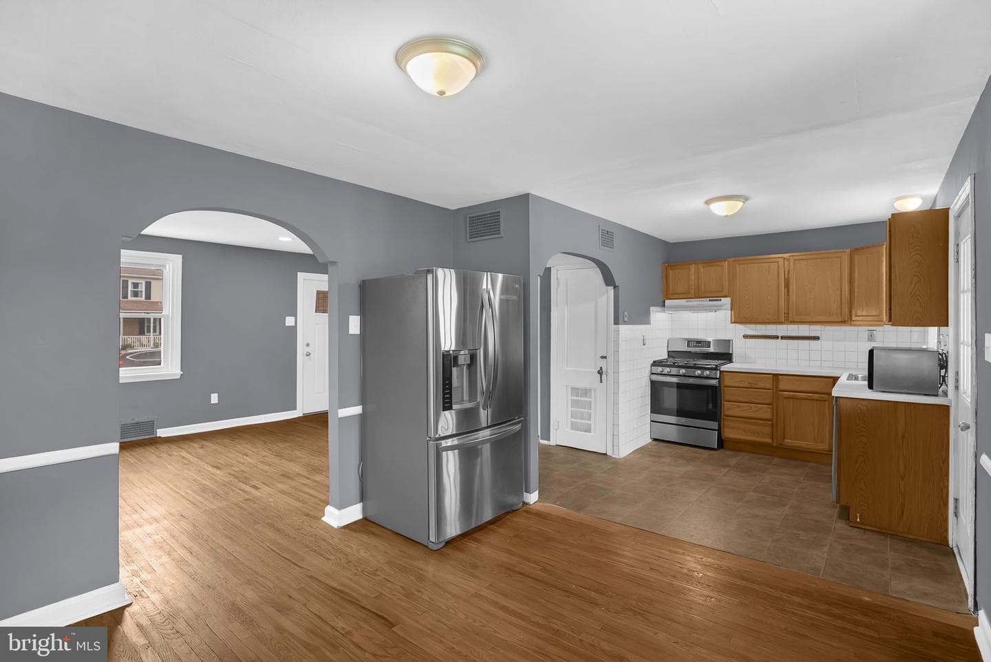 1233 East Avenue photo 8
