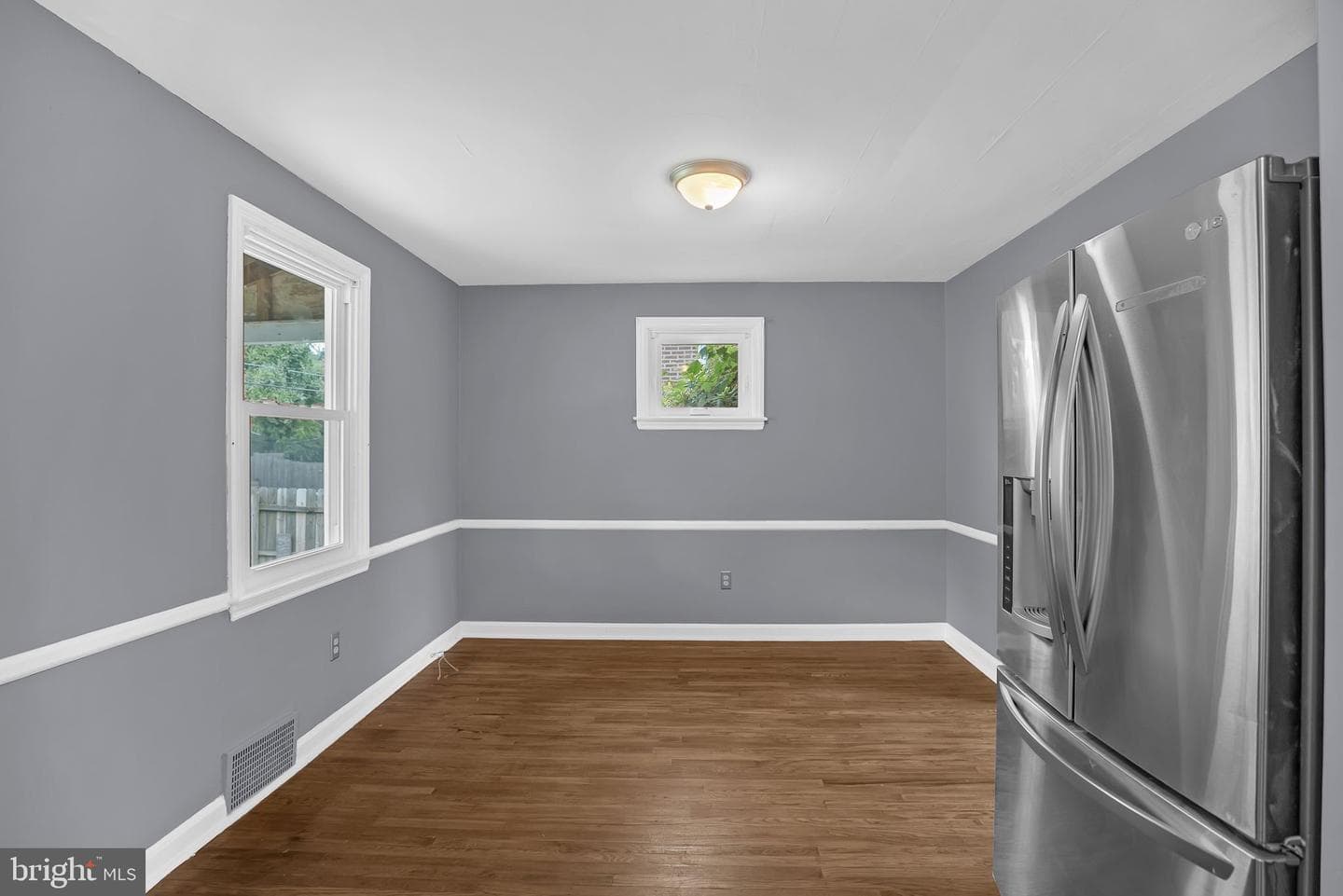 1233 East Avenue photo 9