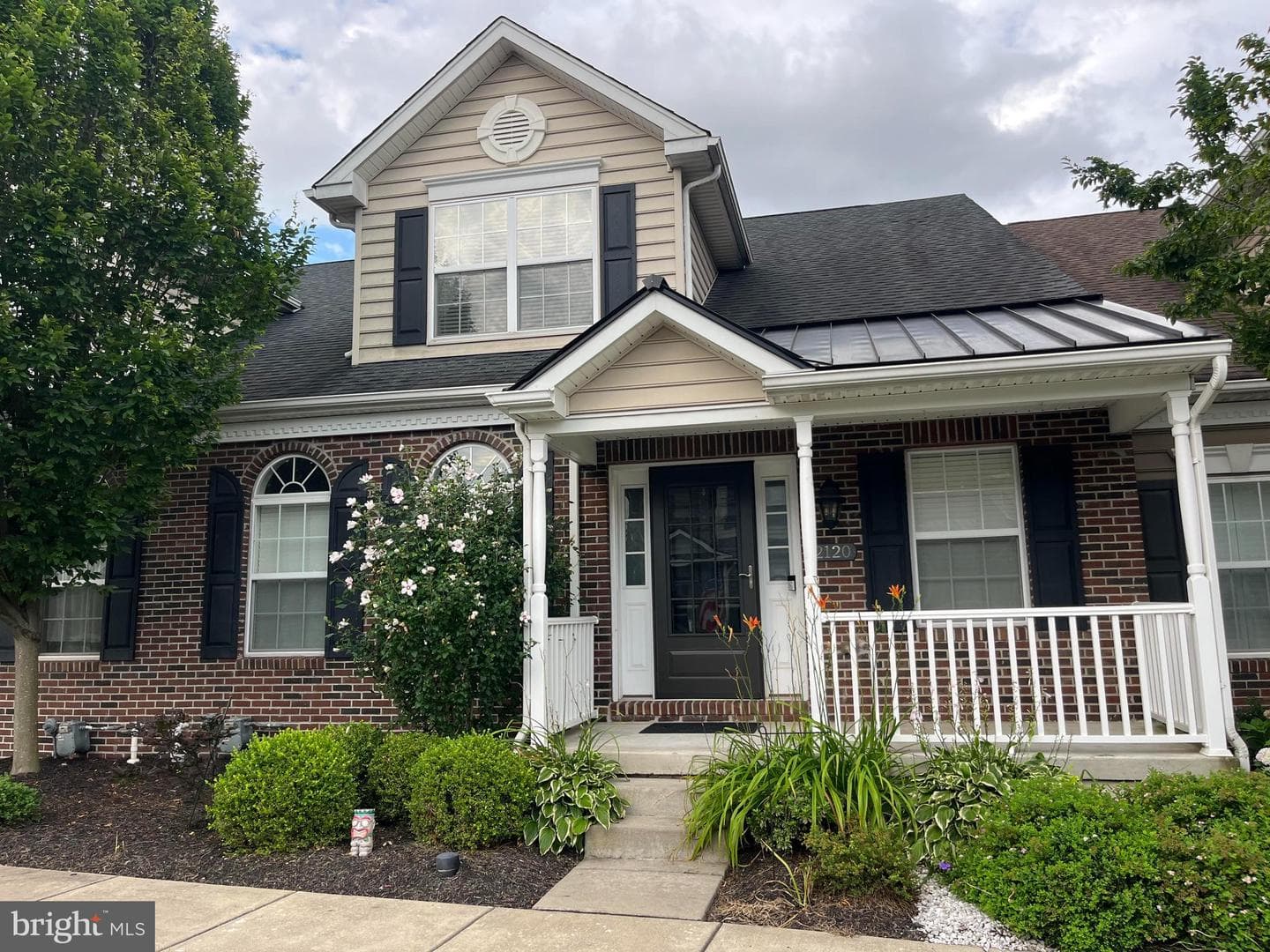 2120 Glenhaven Way photo 1