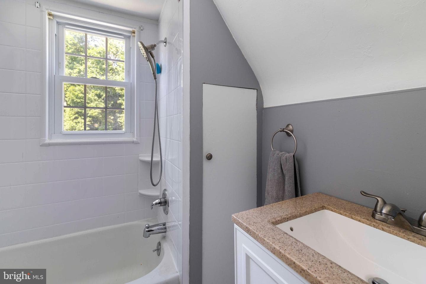 2300 Pioneer Road photo 18