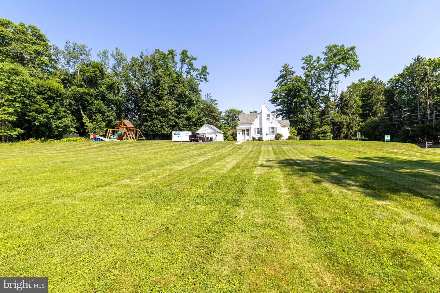 2300 Pioneer Road photo 27