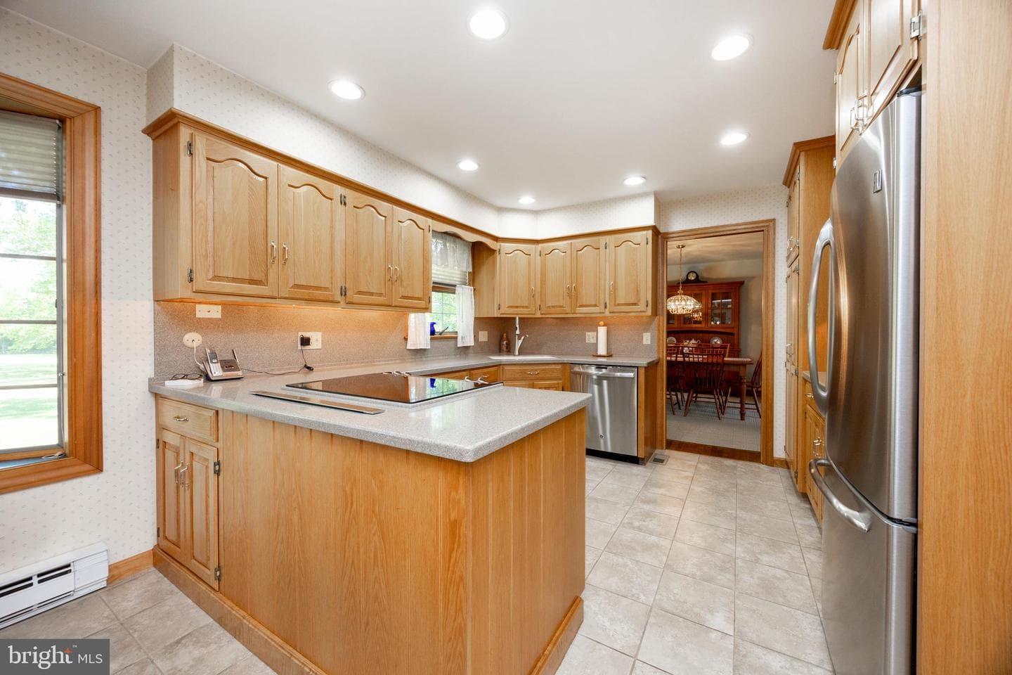 886 Laurel Lane photo 8