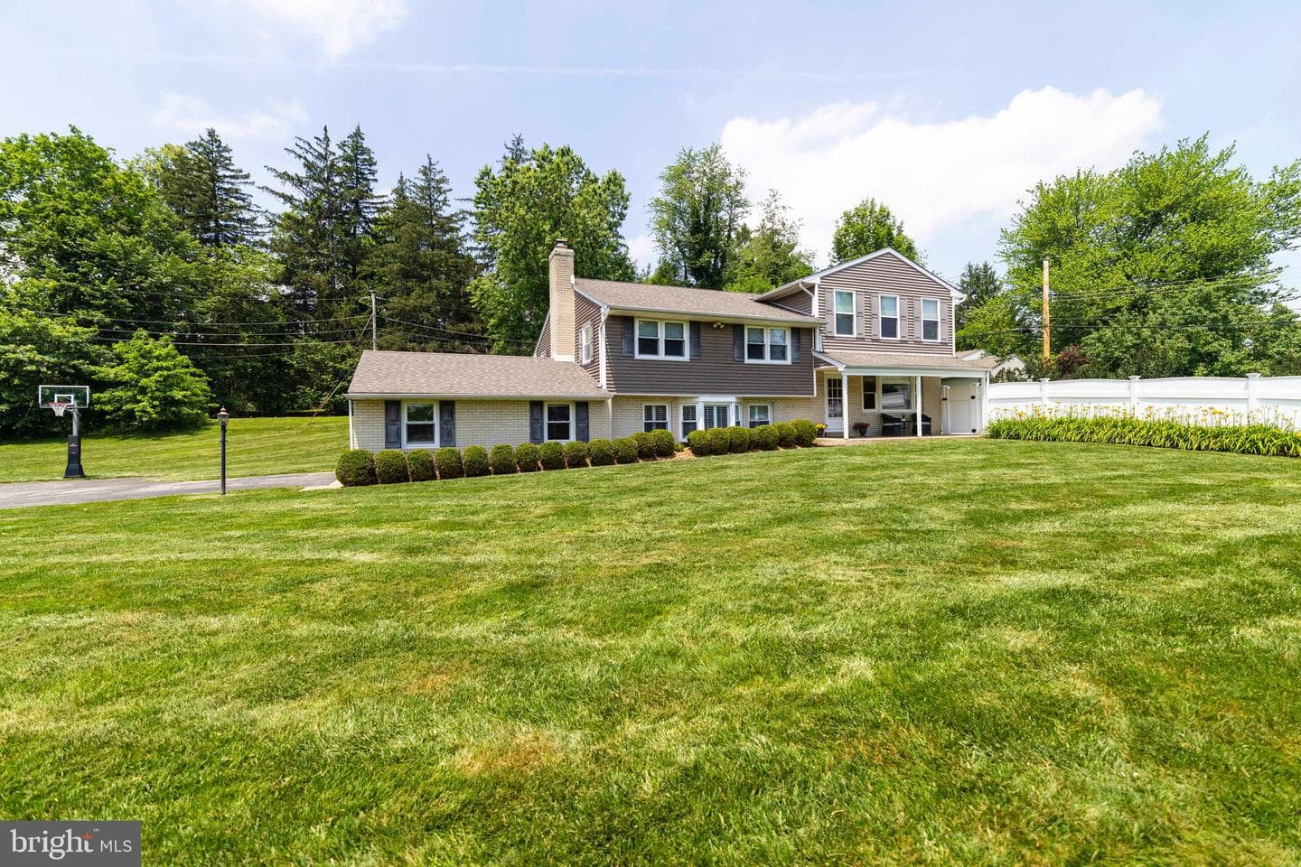 943 E Township Line Road photo 2