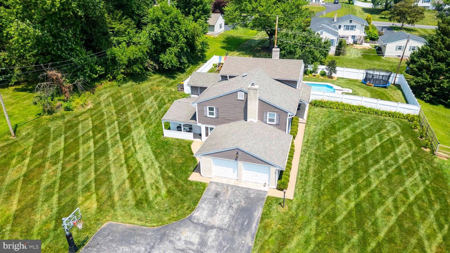 943 E Township Line Road photo 55