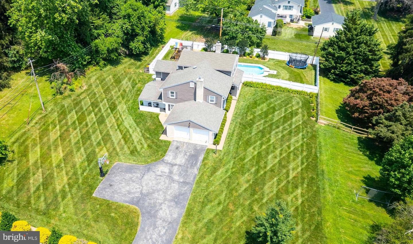 943 E Township Line Road photo 56