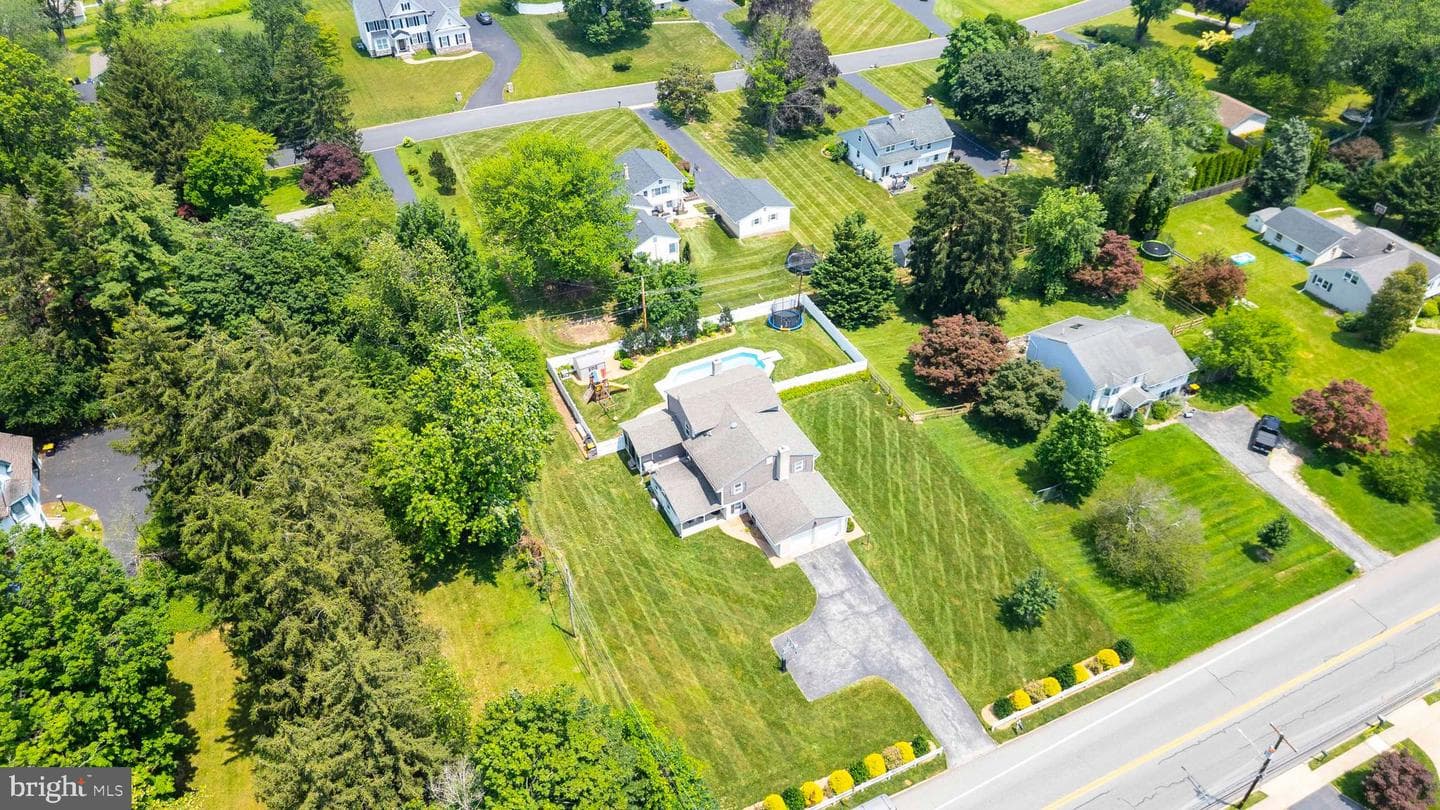 943 E Township Line Road photo 61
