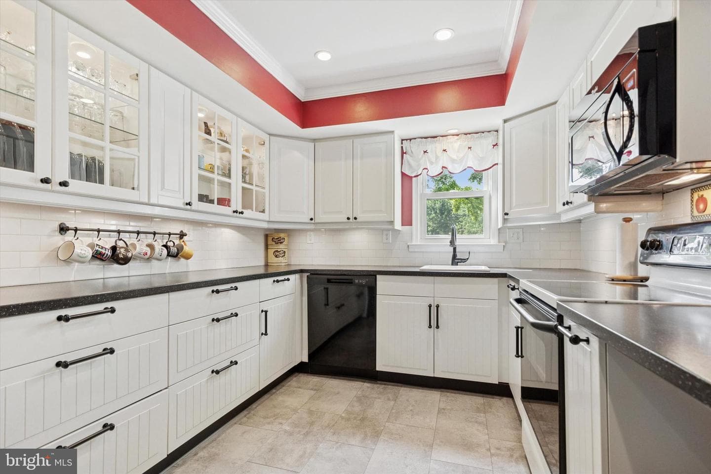 117 Ellen Way photo 8