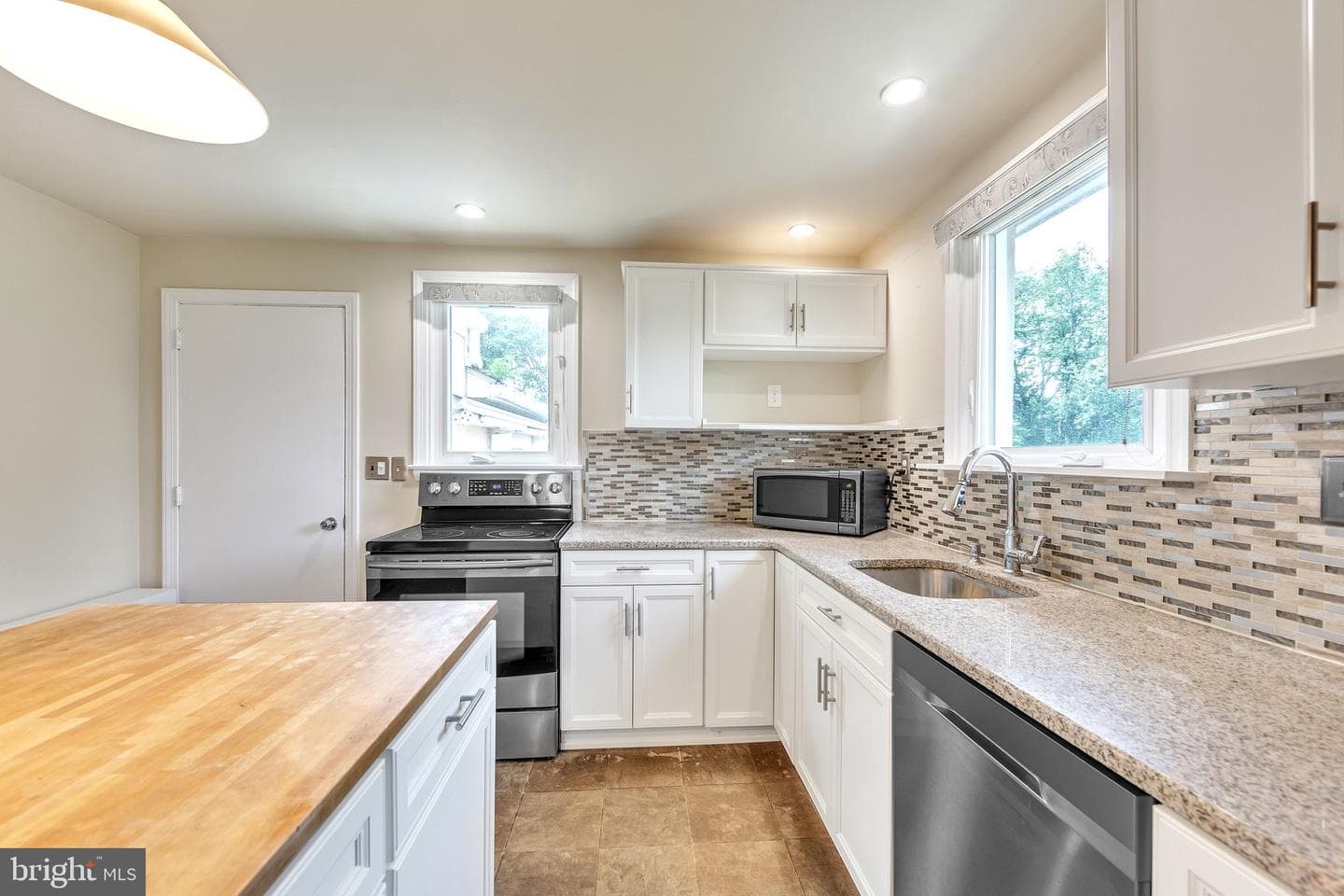 2905 Sunset Avenue photo 11