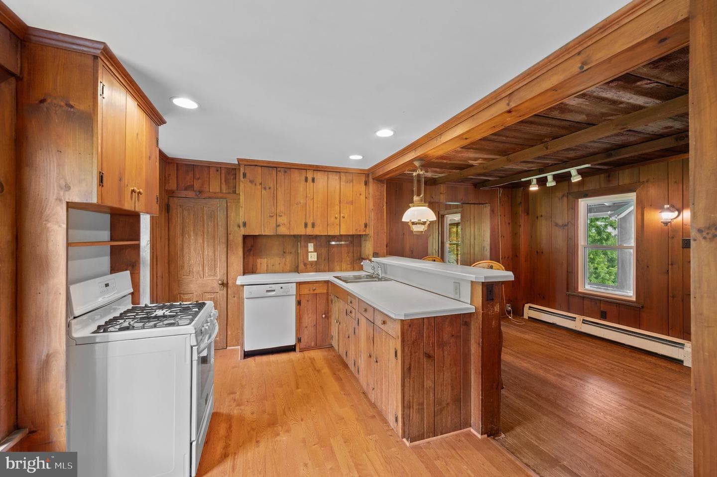 38 S Grange Avenue photo 21
