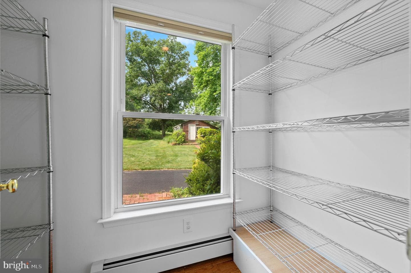 38 S Grange Avenue photo 27