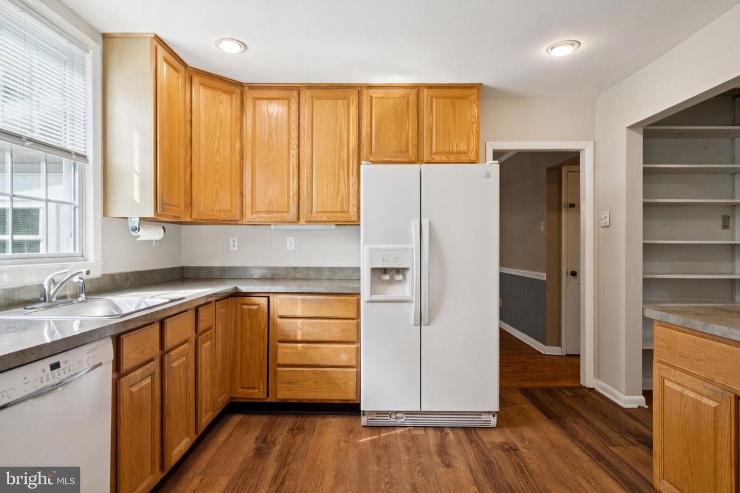 916 Davis Road photo 20