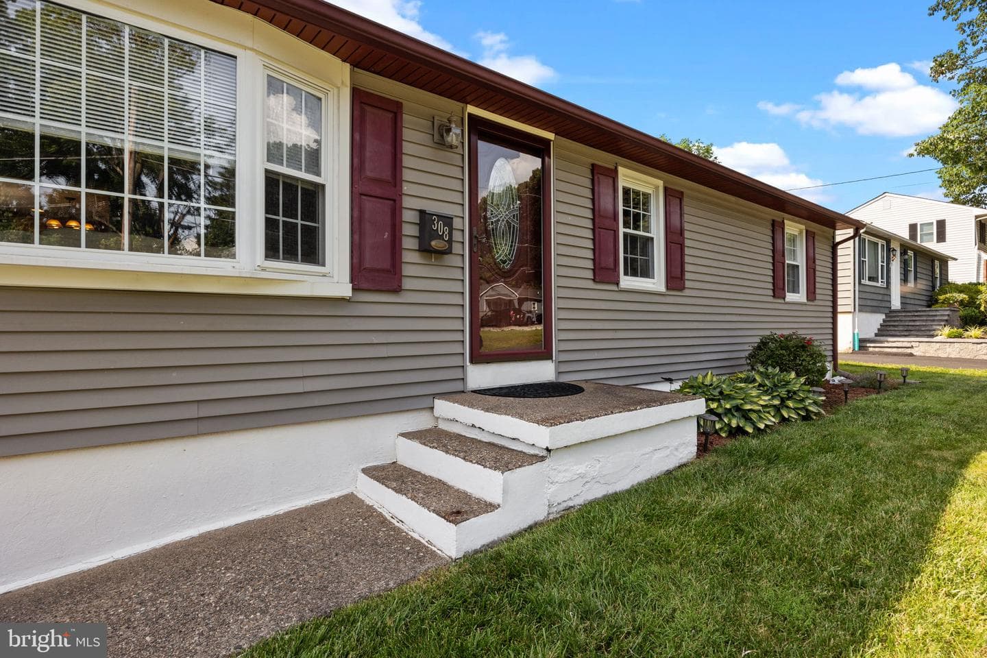 308 Edgley Avenue photo 2