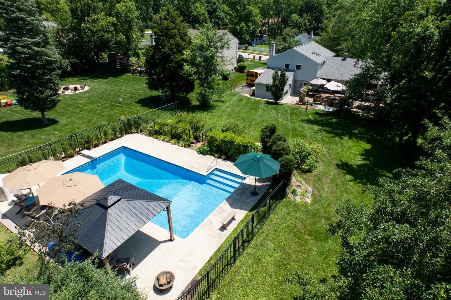3763 Stoughton Road photo 4