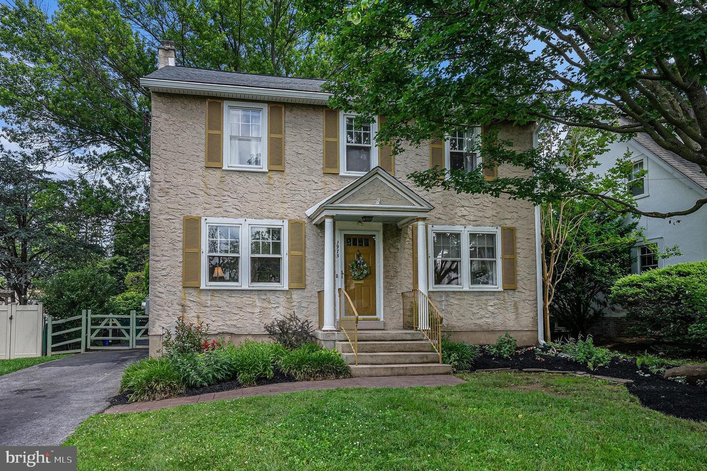 1975 Juniata Road photo 2