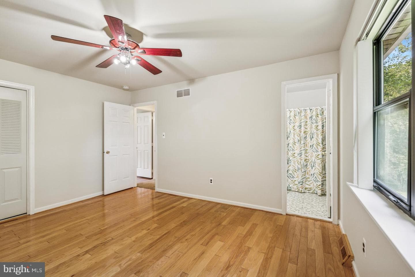 13 Virginia Lane photo 23