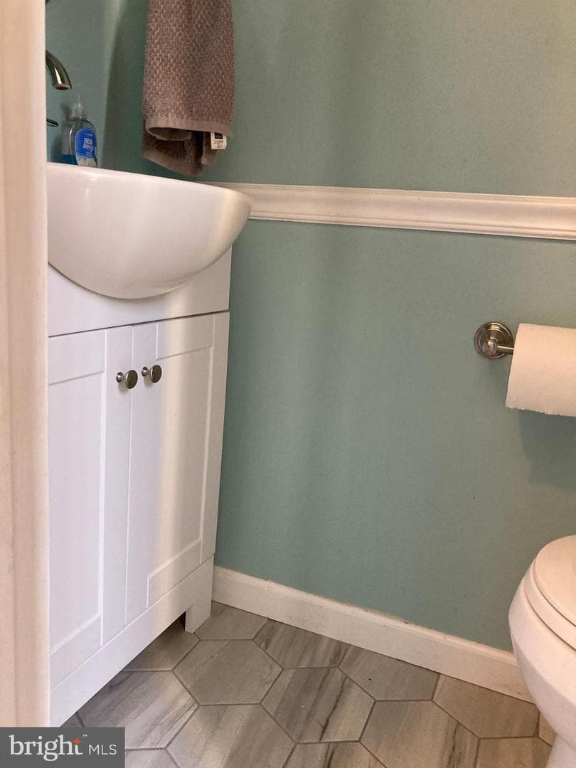 46 Ember Lane photo 13