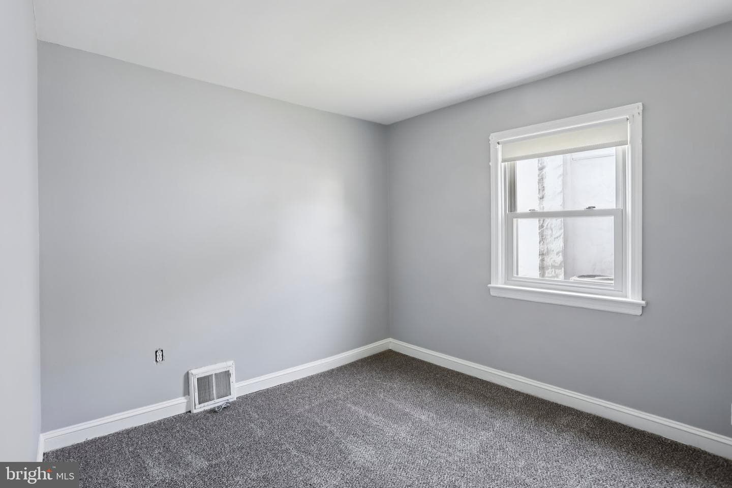 718 Harrison Avenue photo 10
