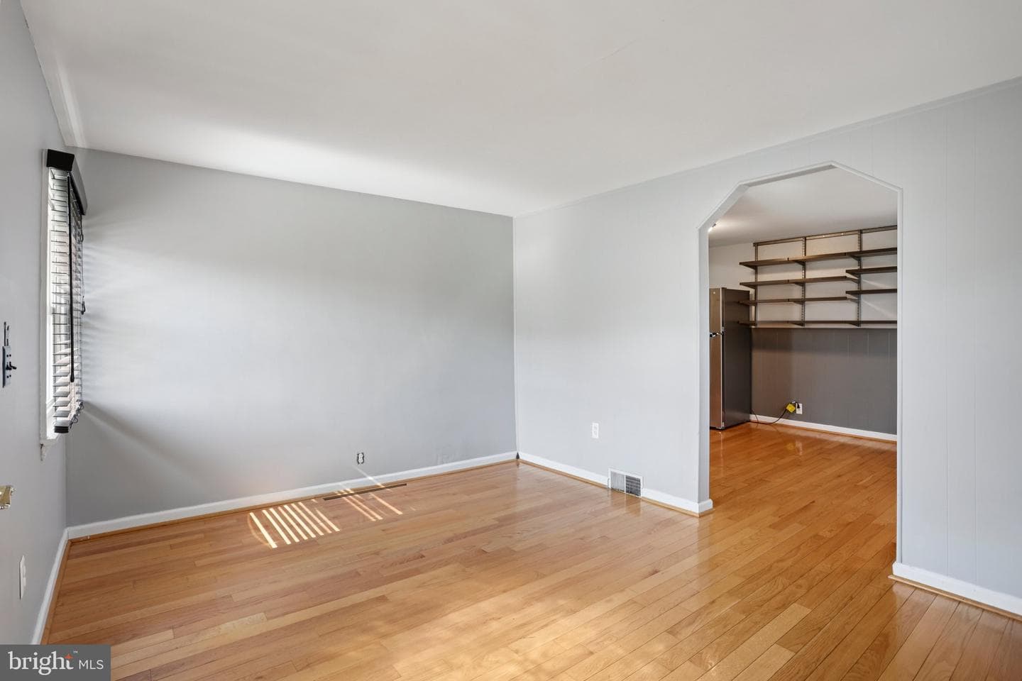 718 Harrison Avenue photo 4