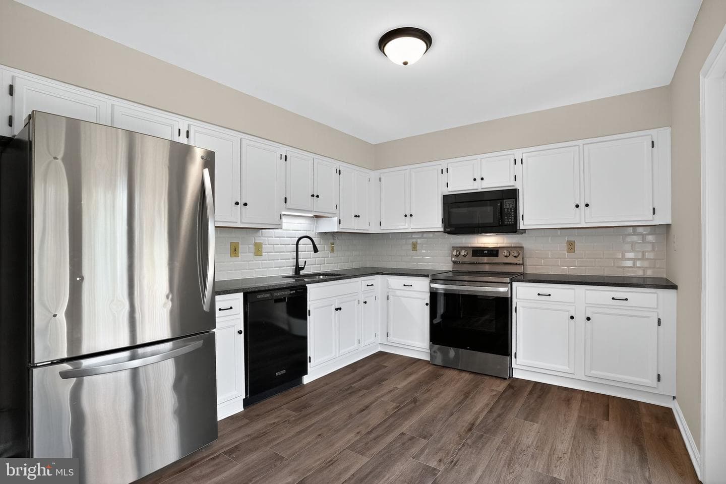 3929 Seneca Court photo 9