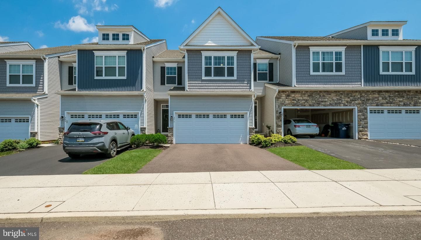 371 Ridgewood Drive photo 3