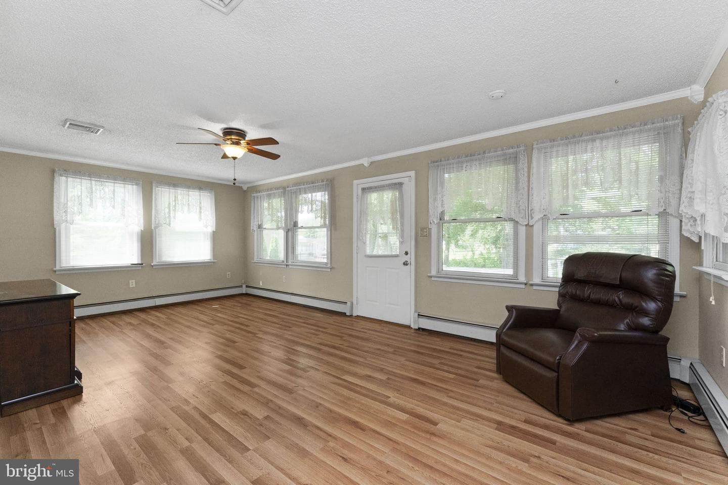 912 Sycamore Drive photo 16