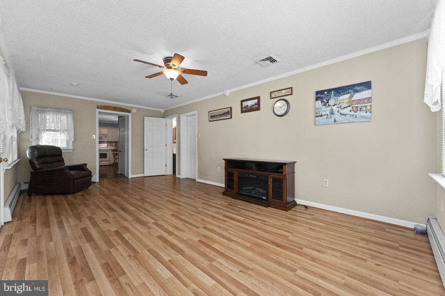 912 Sycamore Drive photo 17