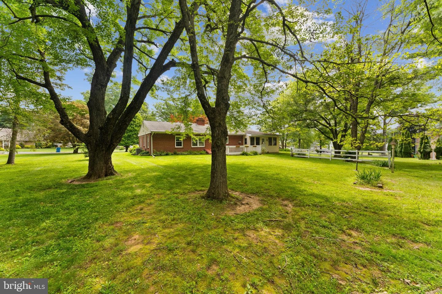 912 Sycamore Drive photo 33