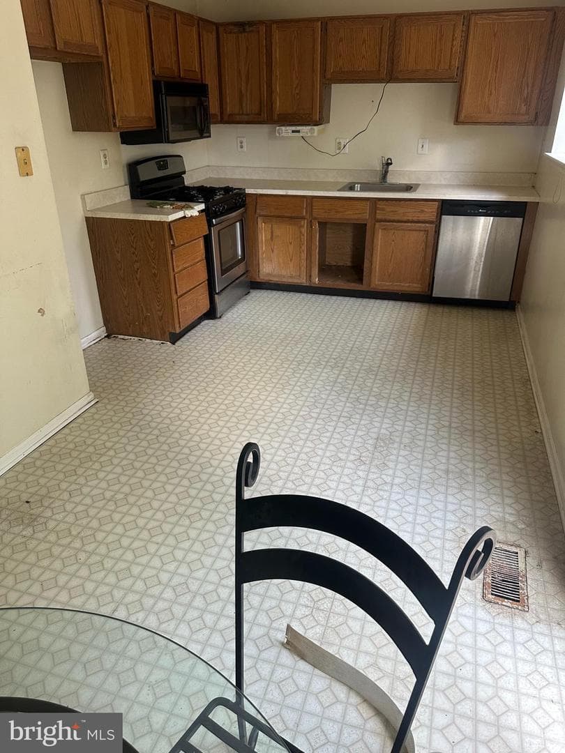 1332 Statesman photo 11