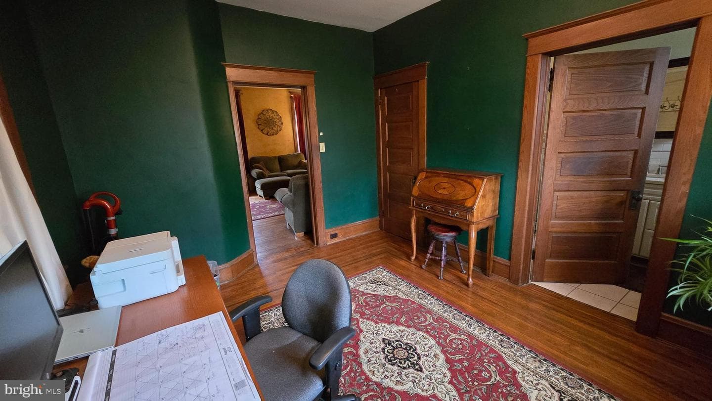 451 Penn Street photo 16