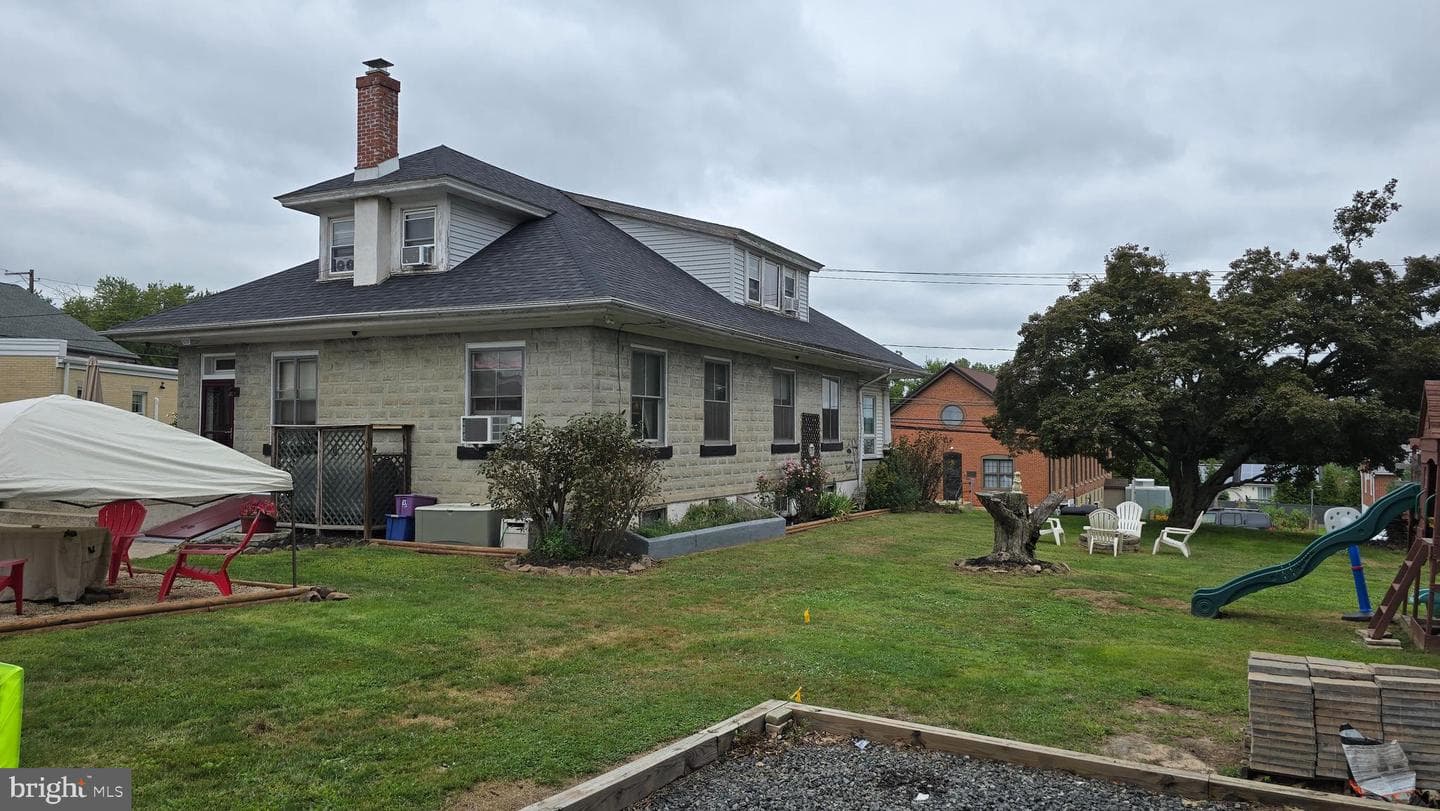 451 Penn Street photo 2