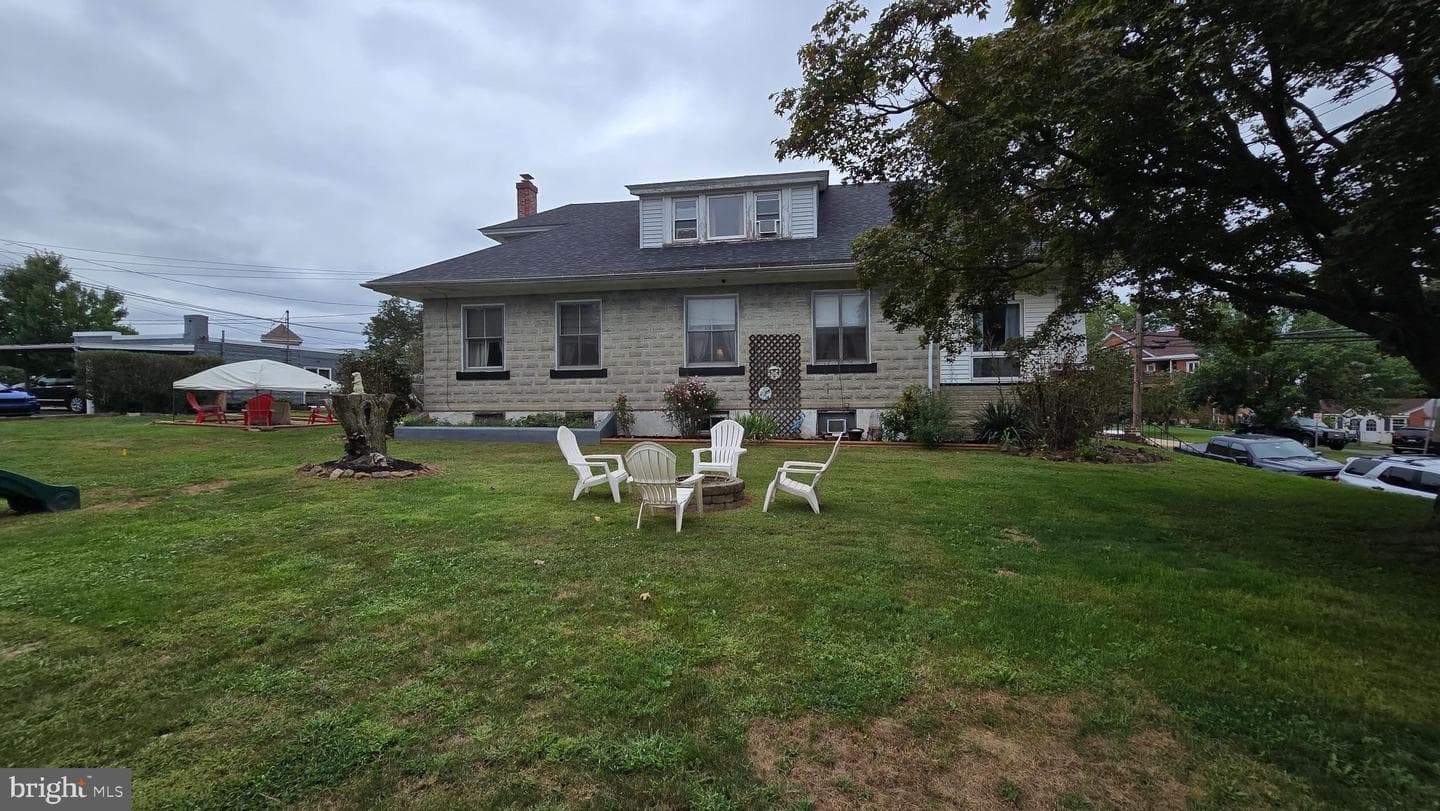 451 Penn Street photo 3