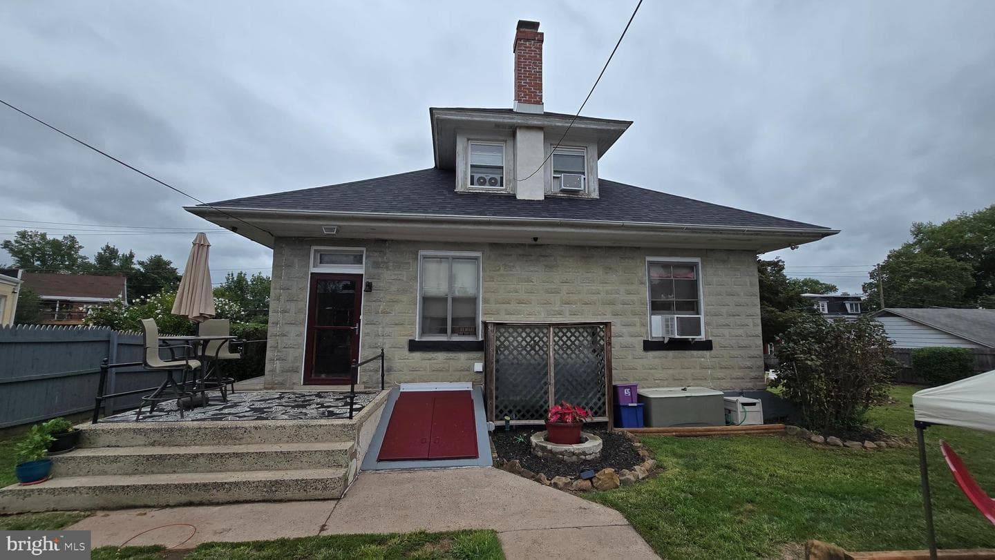 451 Penn Street photo 5